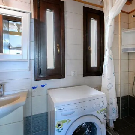 Katevi Luxury Seafront Willa Ierissós