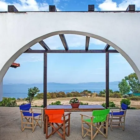 Katevi Luxury Seafront فيلة