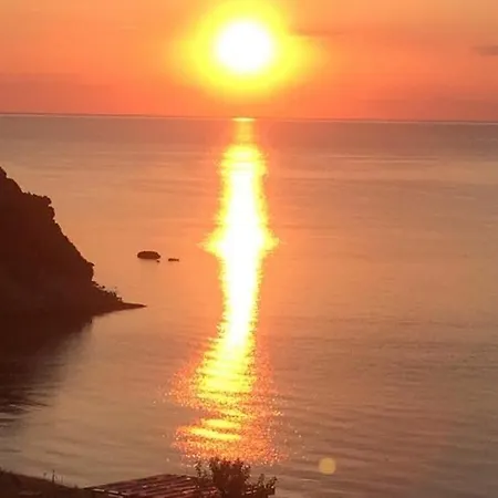 Katevi Luxury Seafront Ierissos