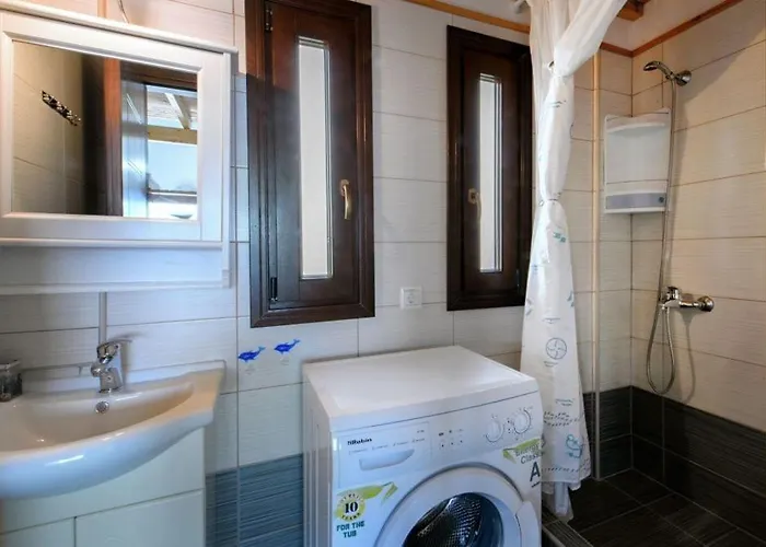 Katevi Luxury Seafront Villa Ierissos