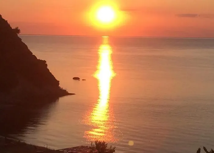 Katevi Luxury Seafront Ierissos